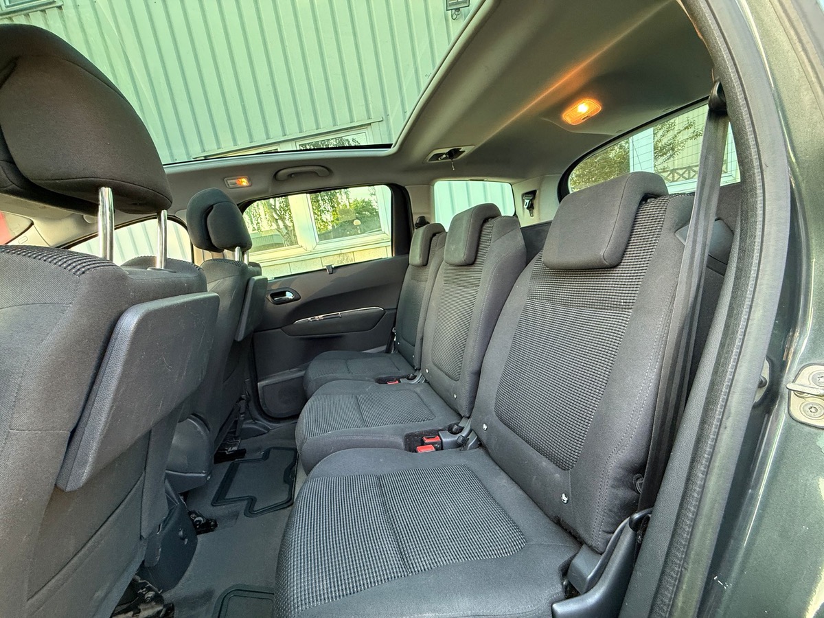 Peugeot 5008 1.6 HDI 112 CV style 1er main 7 place 4XCBLeut