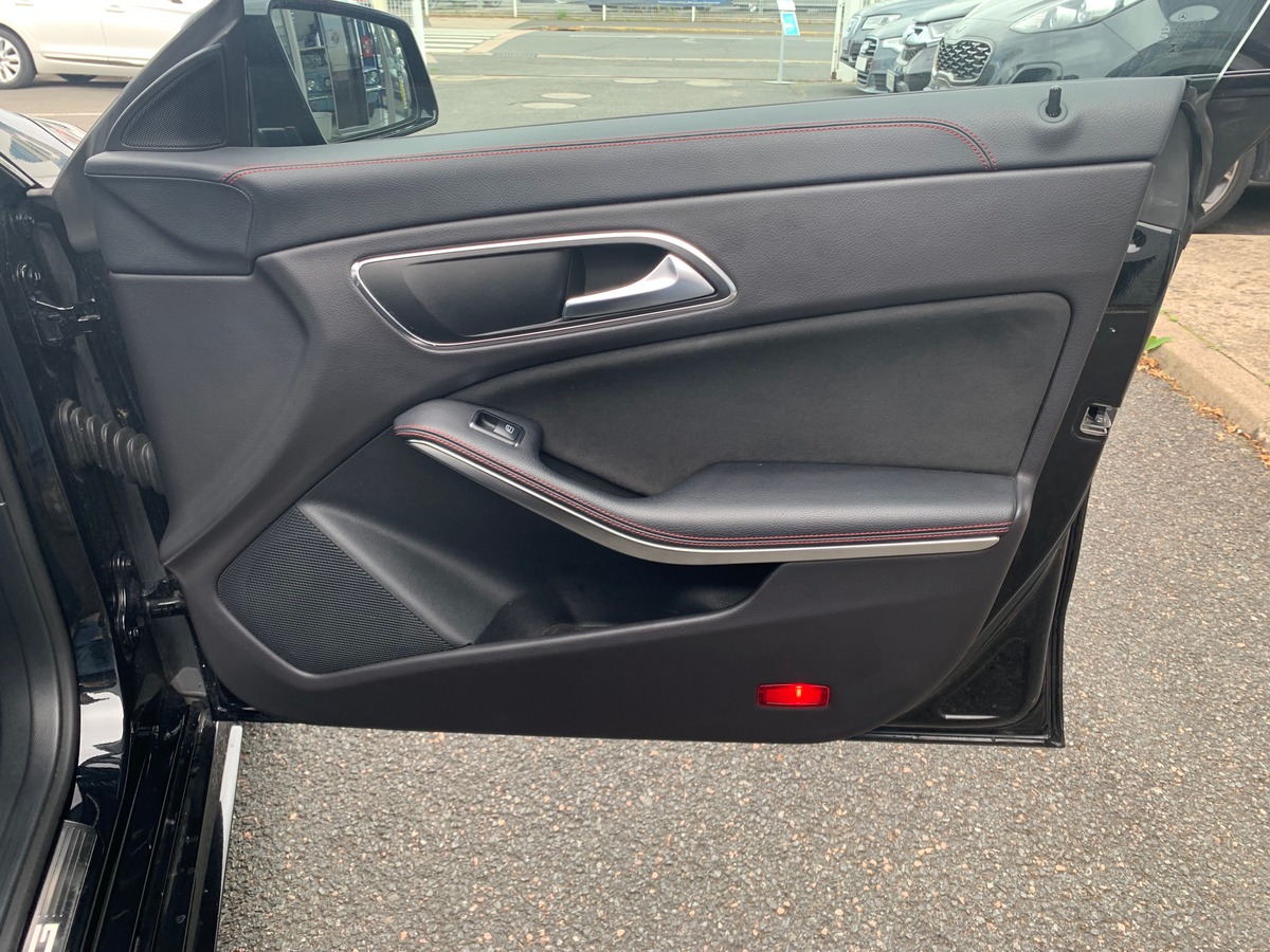 Mercedes-Benz CLA 380 ch | 45 | Toit ouvrant | Apple car play | Caméra recul | Régulateur de vitesse