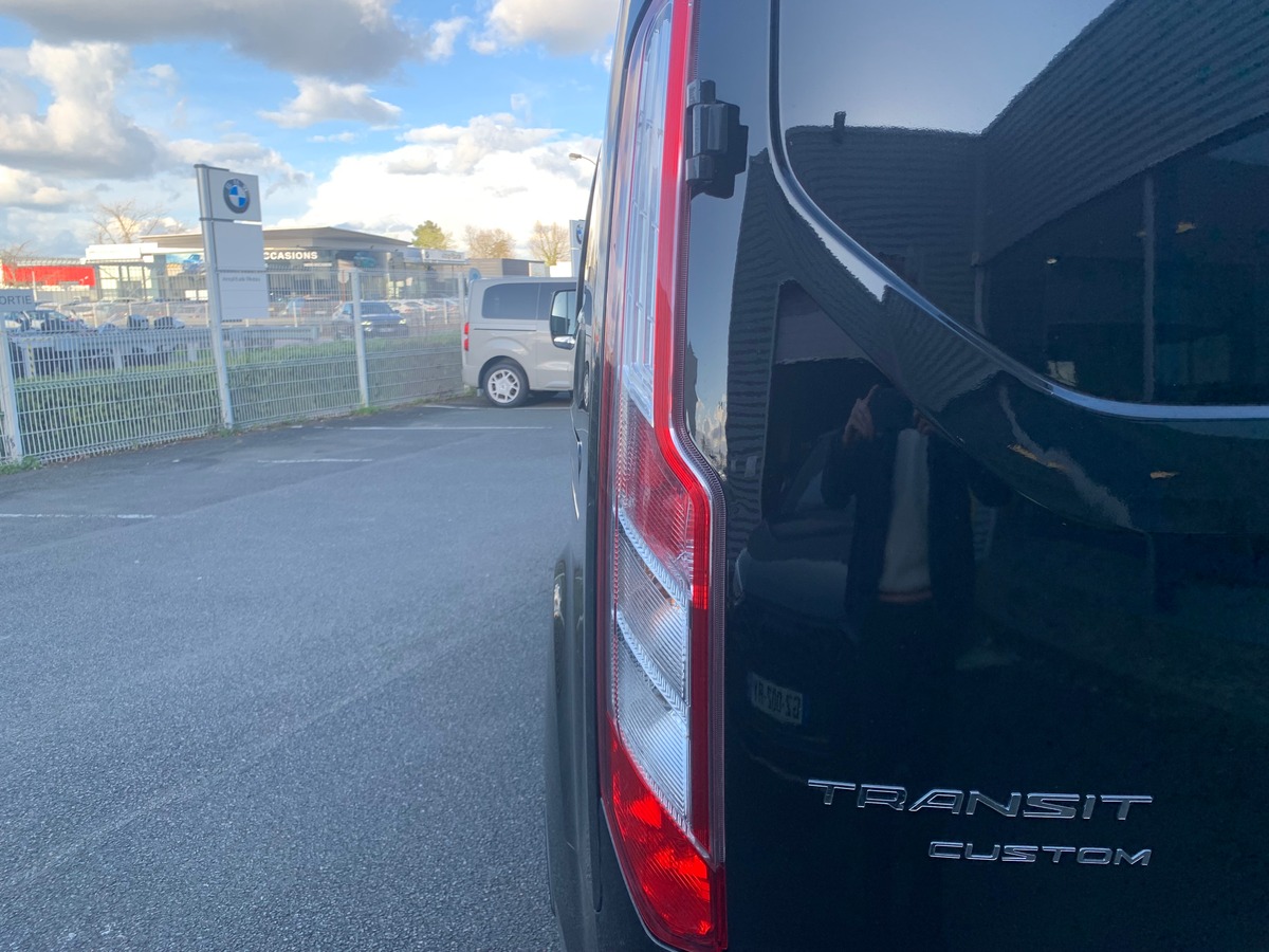 Ford TRANSIT CUSTOM 170 ch | 5 Places | TVA Récupérable