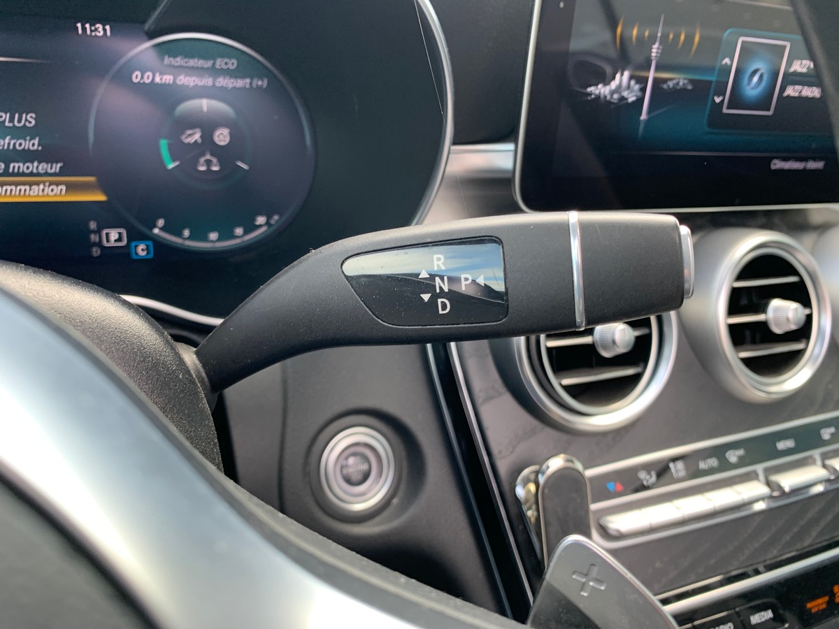 Mercedes-Benz Classe C Cabriolet 194 ch | AMG Line | Siéges électriques chauffants | Caméra de recul