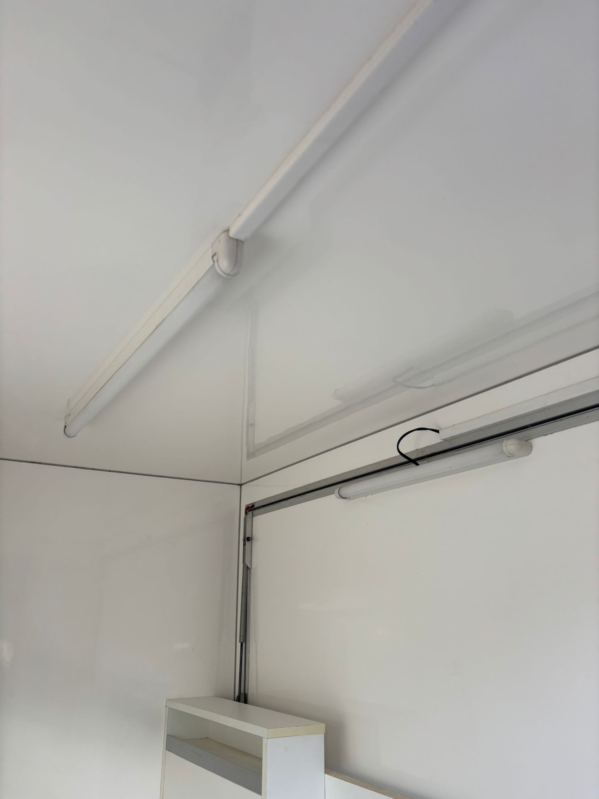 Opel Omega MEGA MULTITRUCK FOODTRUCK 600D - Entretiens à jour