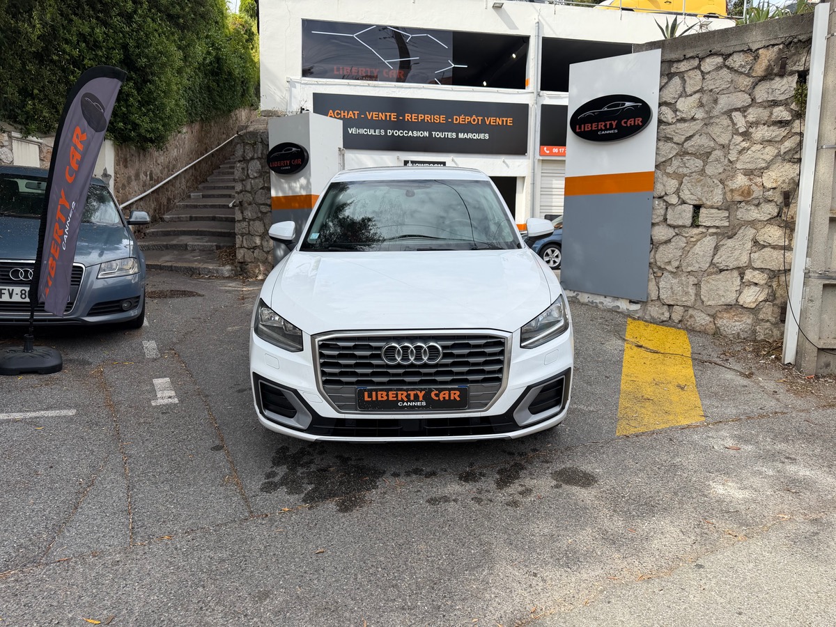 Audi Q2 TFSI 116 CV /  CarPlay / GPS / Boite Auto / Jantes / Sport Design