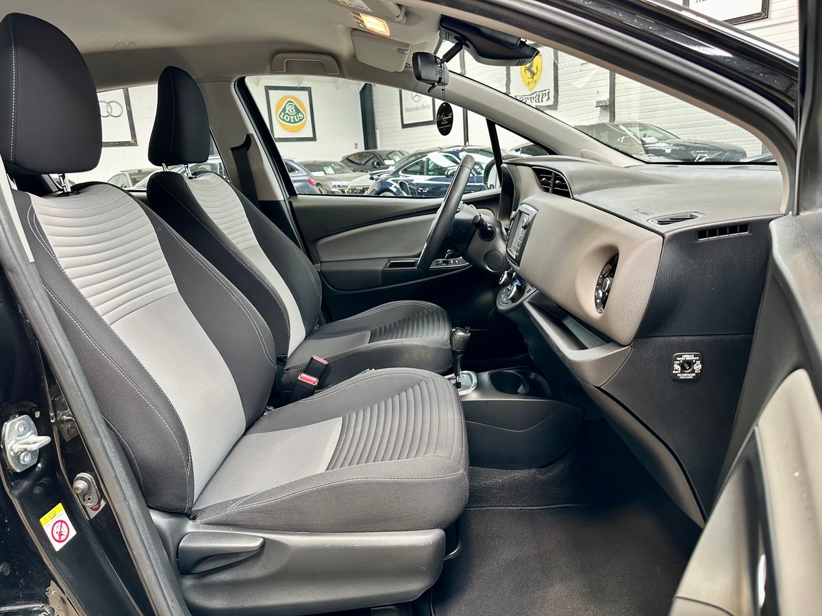 Toyota Yaris III (2) Hybrid 100H Dynamic 5P BVA a