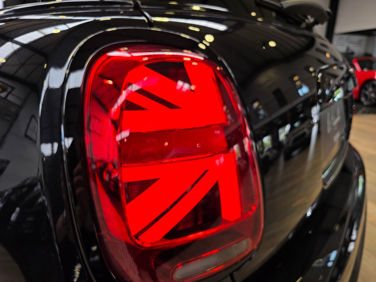 Mini Mini JCW III JOHN COOPER WORKS 1to6 EDITION // EDITION LIMITEE 999 EXEMPLAIRES MONDE