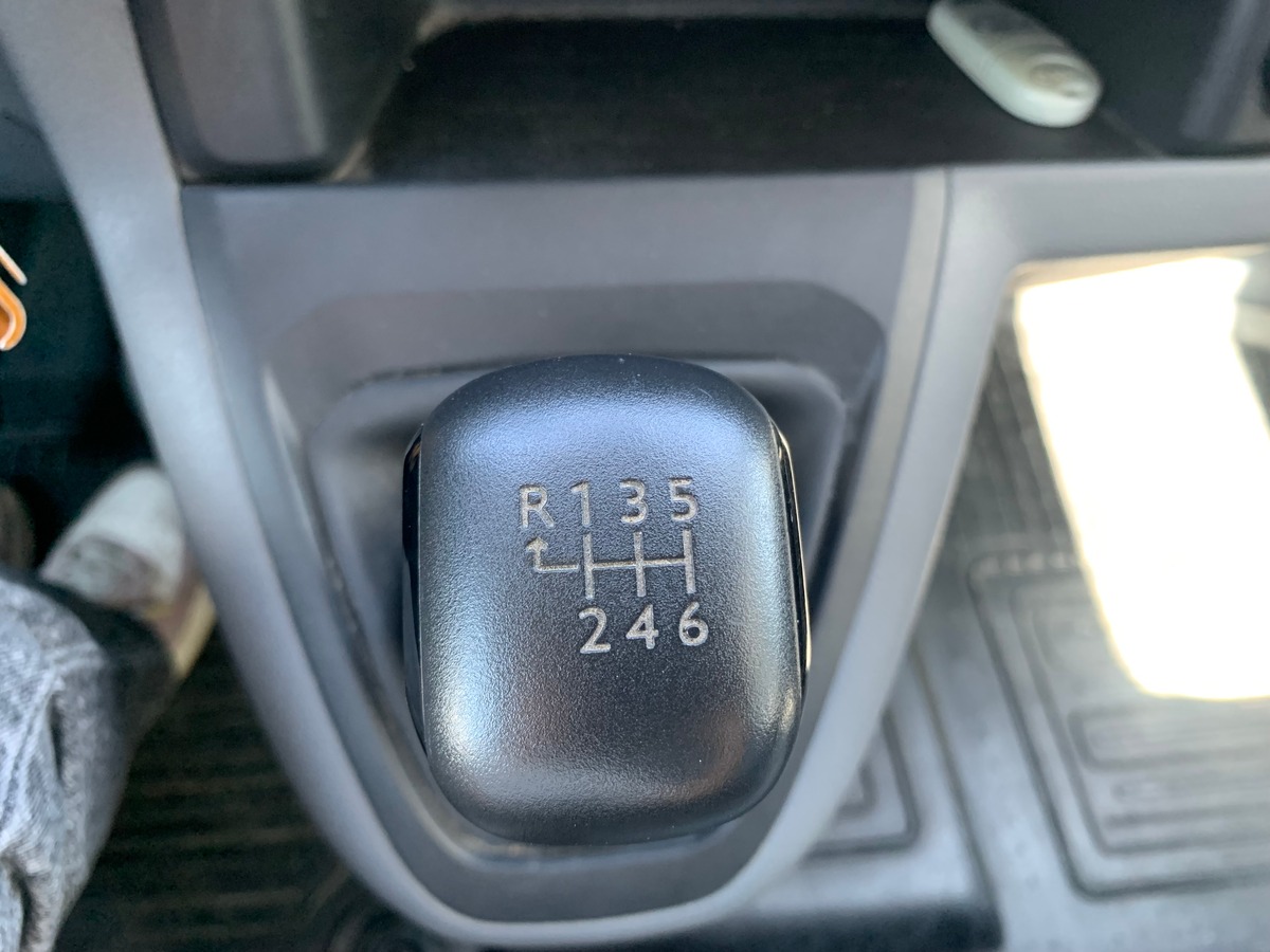 Toyota ProAce 120 chevaux | 3 Places | Medium | Apple car play | GPS | Régulateur de vitesse | Radar