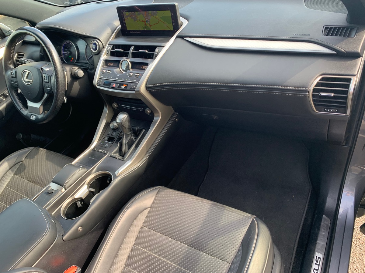 Lexus NX 300h 197 ch | F-SPORT 4WD | Caméra de recul | Siéges électriques | Toit panoramique | GPS