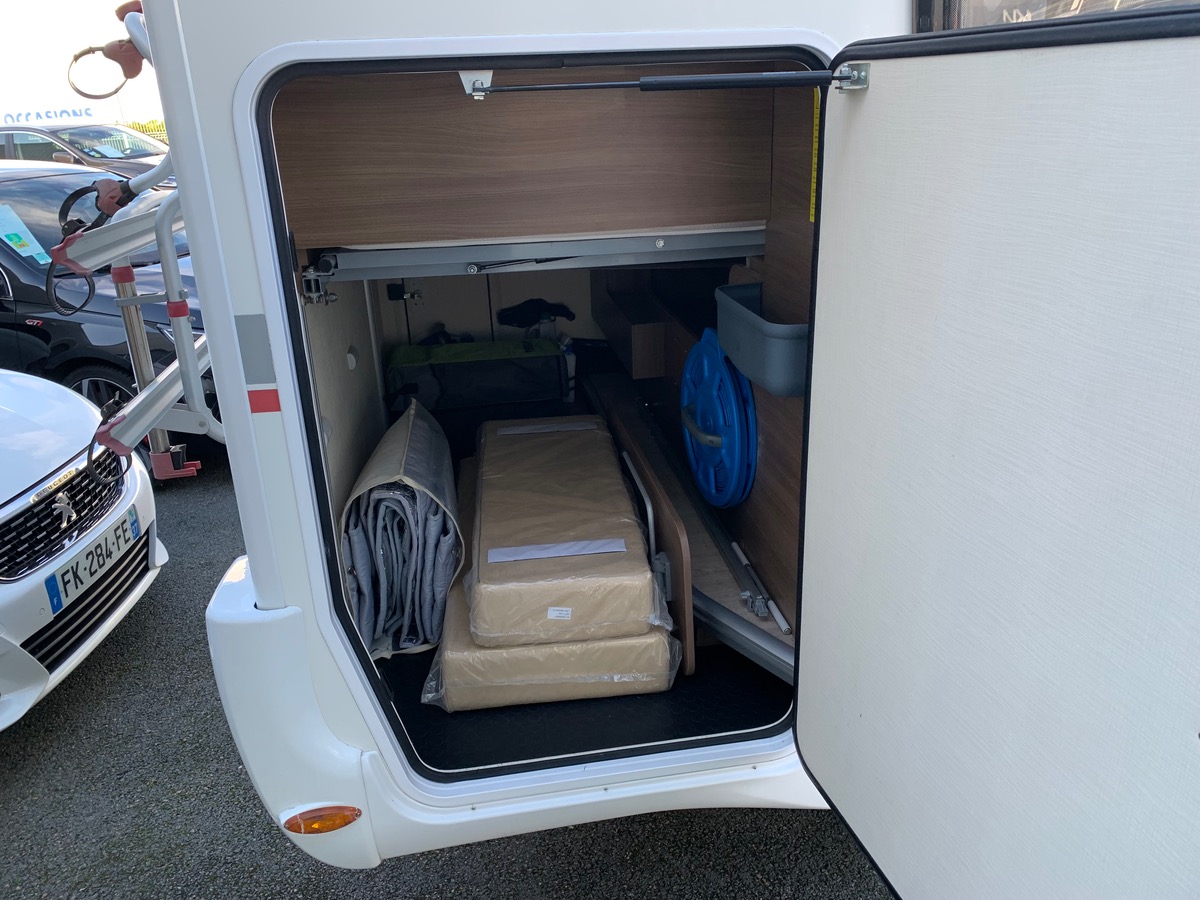 Ford Challenger 155 ch | 2,2 litres | GENESIS 288 EB Profilé | 3 Couchages | Caméra de recul