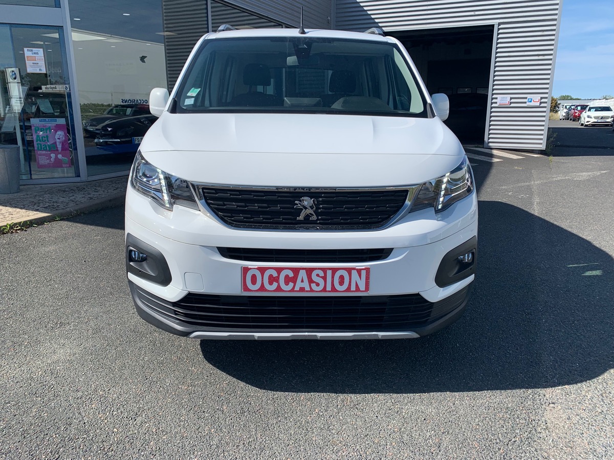Peugeot Rifter 102 ch | Allure | 7 places | GPS | Roue de secours | Radar de stationnement arriére