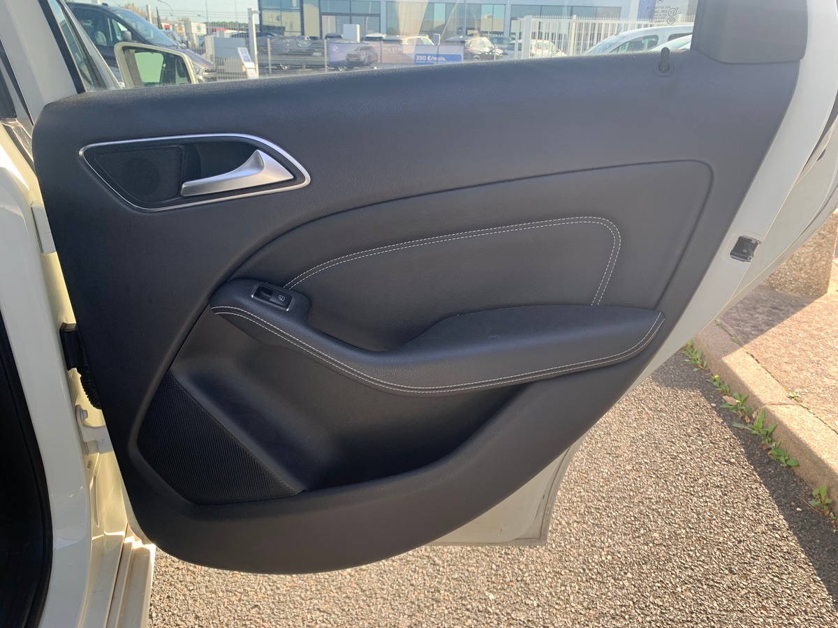 Mercedes-Benz Classe B 136 | Sport | Toit panoramique | Caméra recul | Régulateur | GPS | Attelage