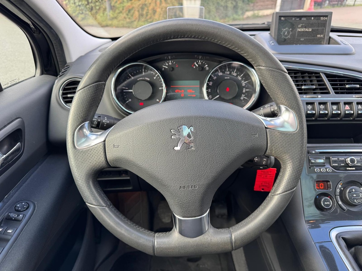 Peugeot 3008 1.6 HDi 115cv Allure - Attelage - Garantie