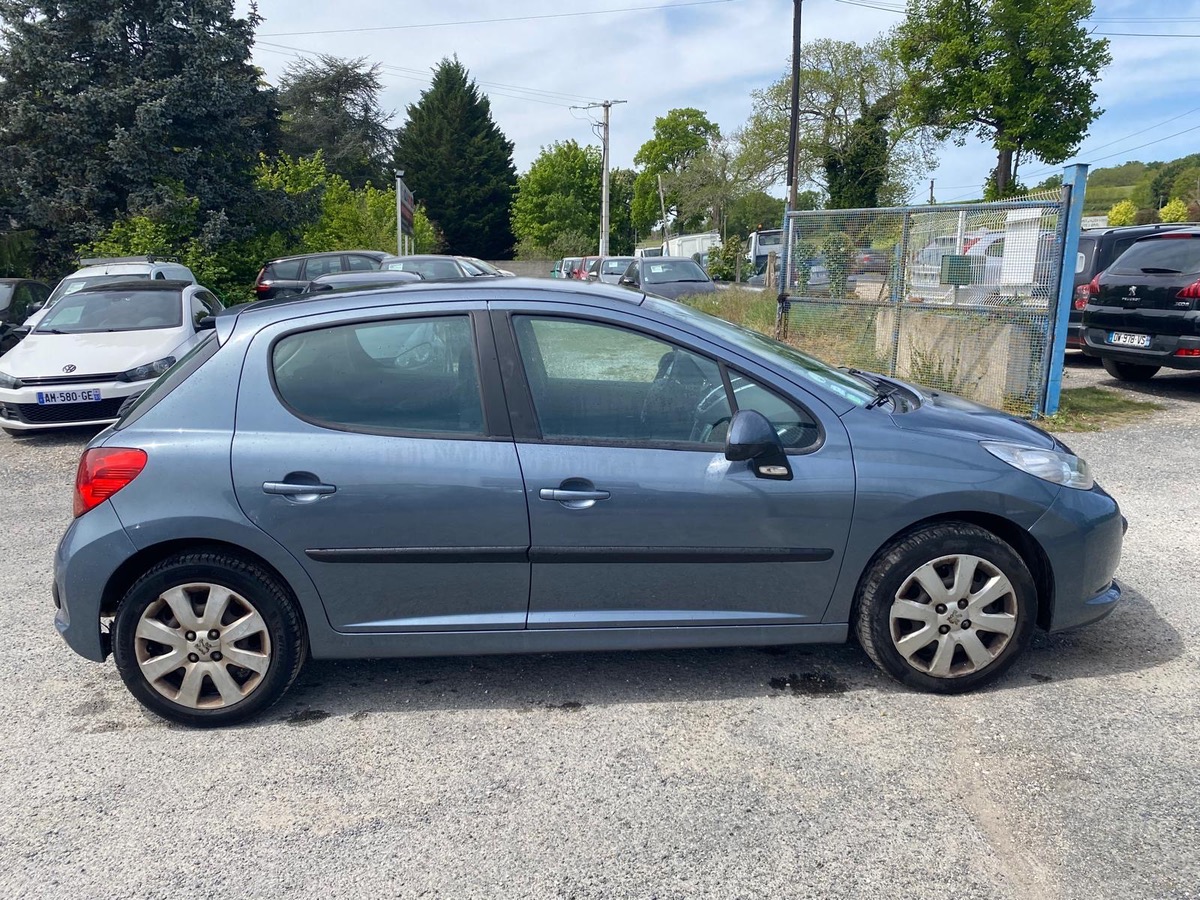 Peugeot 207 1.6 hdi 90cv 1ere main 244055km