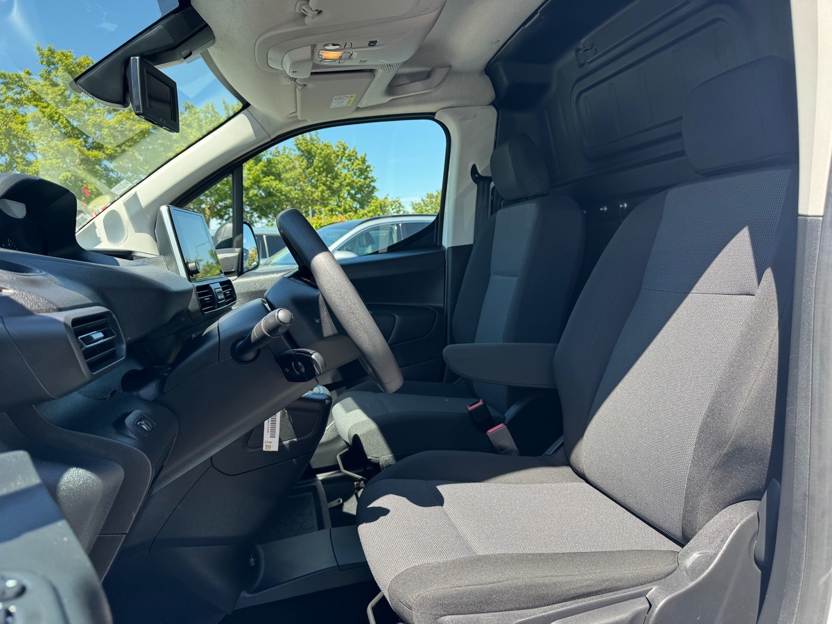 Peugeot Partner L3 LONG 1.5 BHDI 100CH PREMIUM PACK + ATTELAGE / 2 PLACES