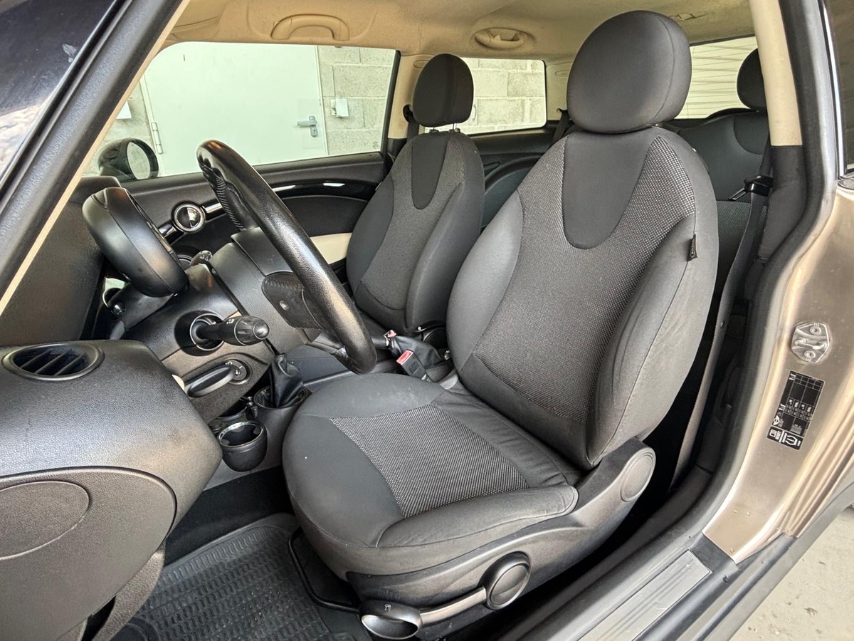 Mini Cooper D - 1.6D -  112cv - Garantie 12 Mois