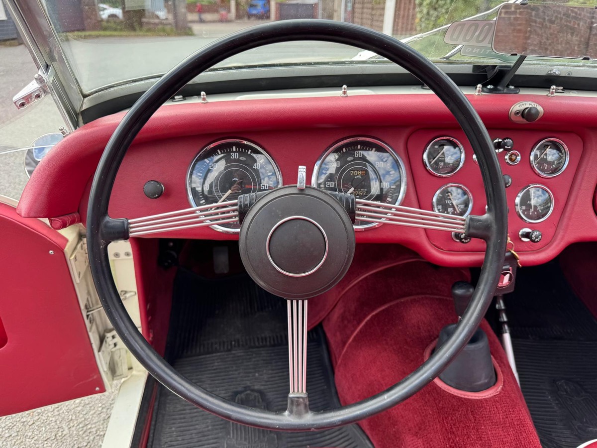 Triumph TR 3 "Petite bouche" 2.0 100cv 1957