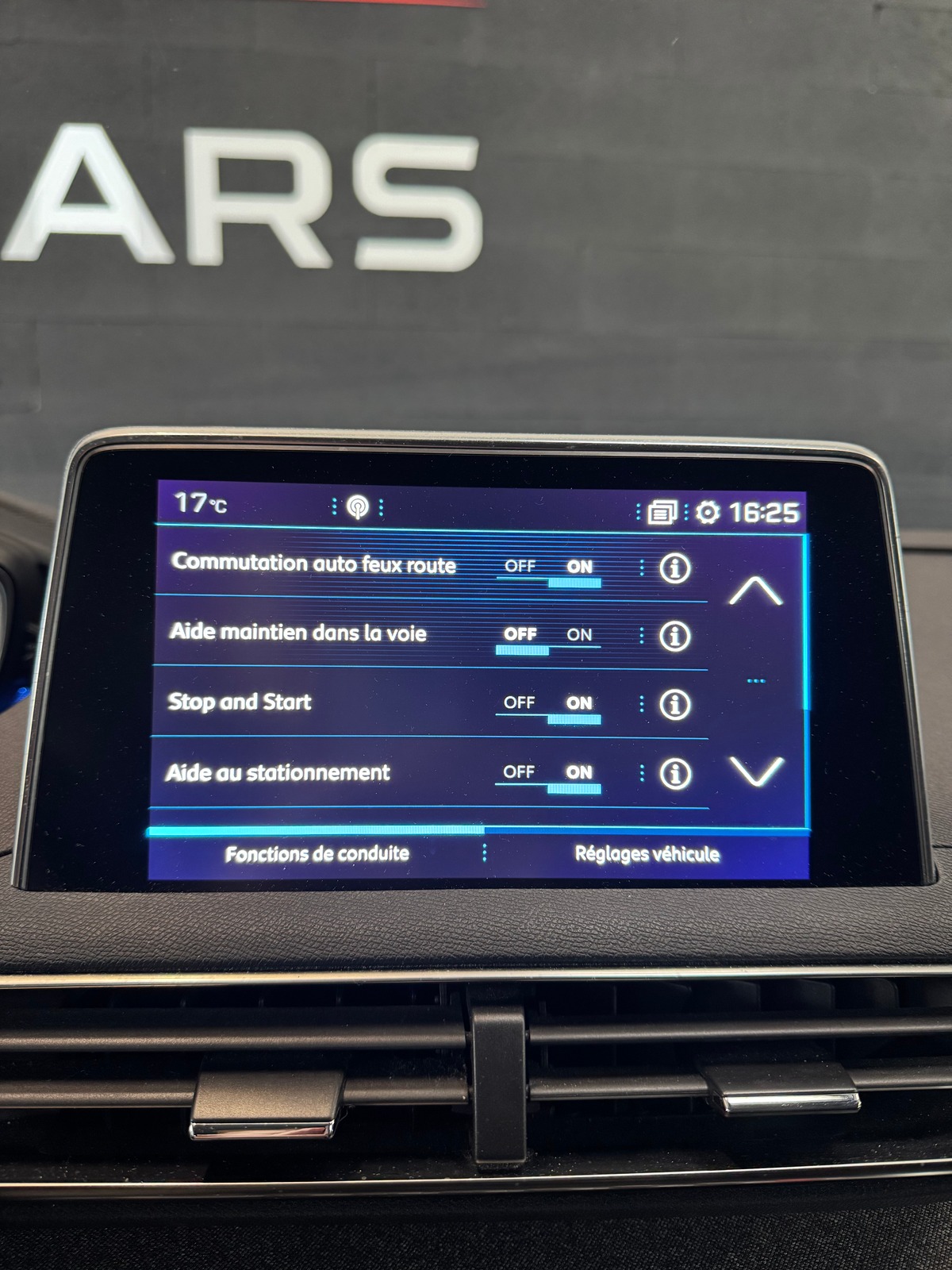 Peugeot 3008 1.5 BLUEHDI 130 BVM6 ALLURE