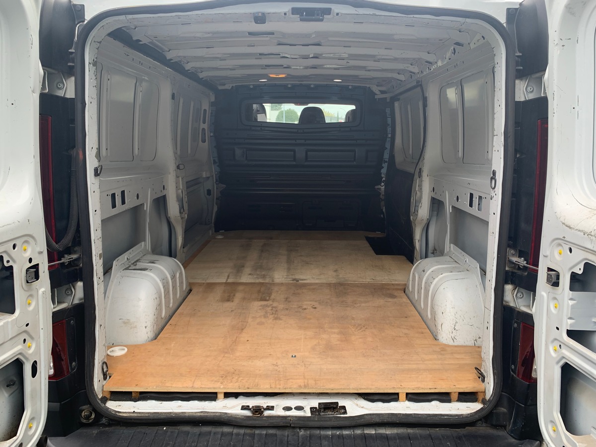 RENAULT Trafic 95 chevaux | 3 Places | Régulateur de vitesse | GPS | Climatisation | Bluetooth