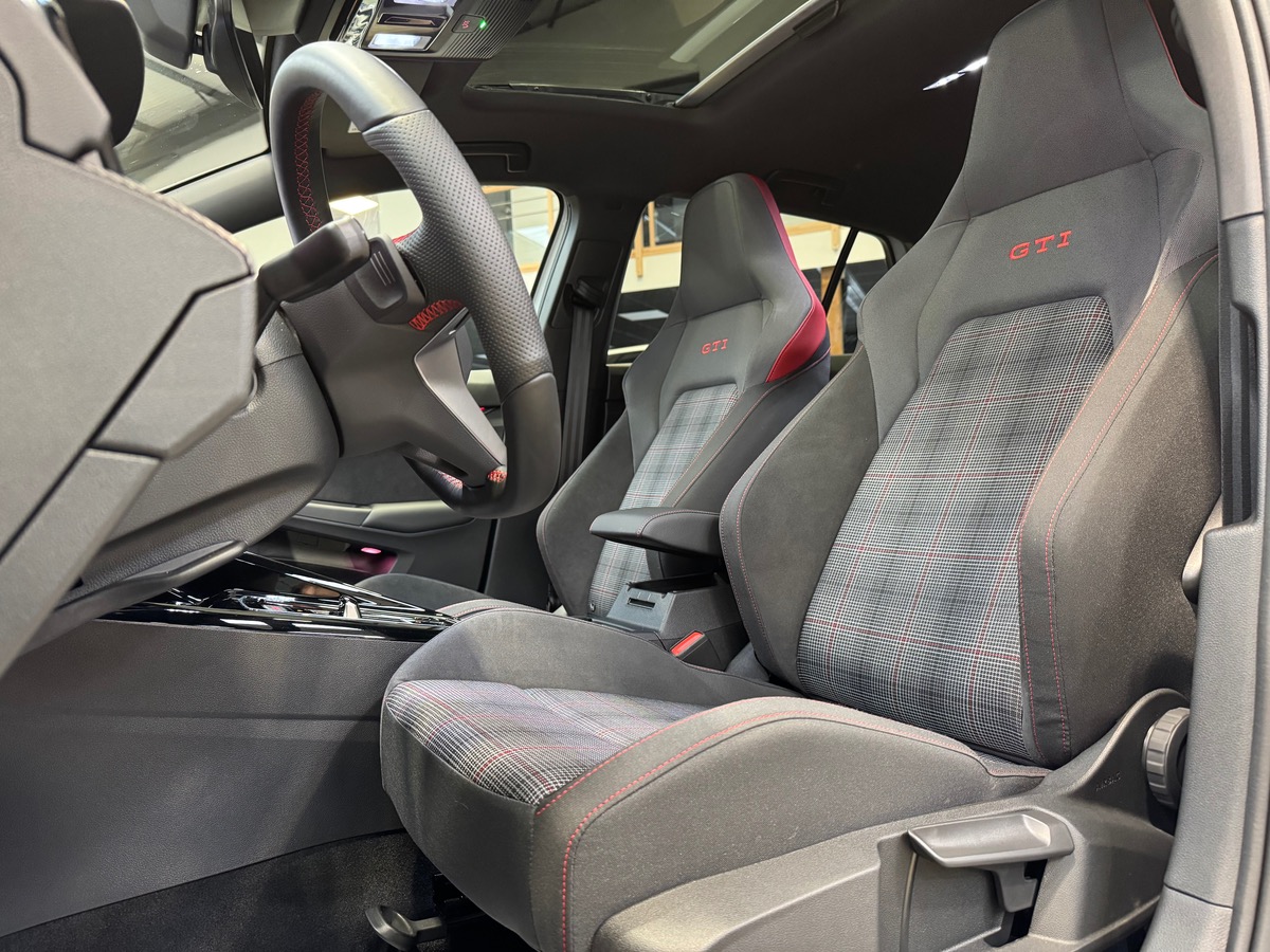 Volkswagen Golf 8 FL 2.0 TSI 265CV DSG7 GTI BERLINE /TO/UHD/H&K/CAM FULL MALUS INCLUS A