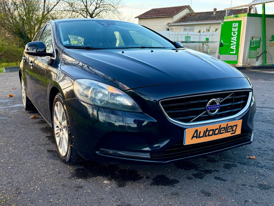 Volvo V40 D2 SUMMUM - 115CH - ENTRETIEN COMPLET