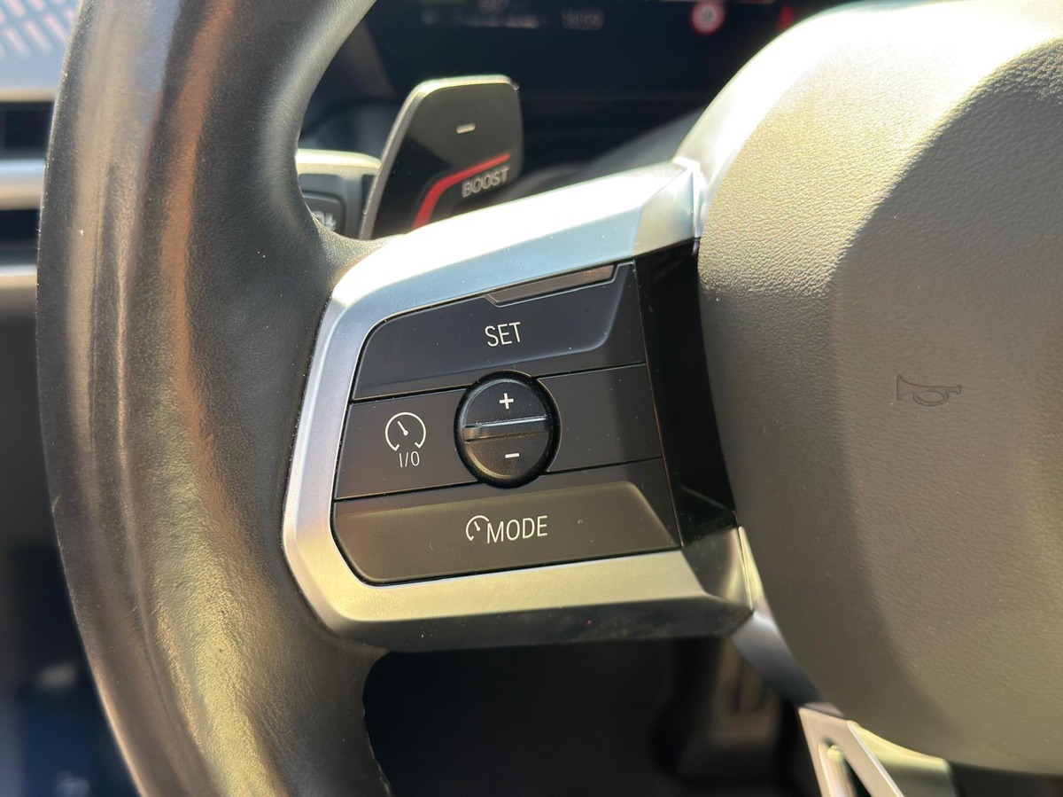 Bmw Série 1 120 iA Msport / Toit panoramique / Attelage / CarPlay / Caméra de recul
