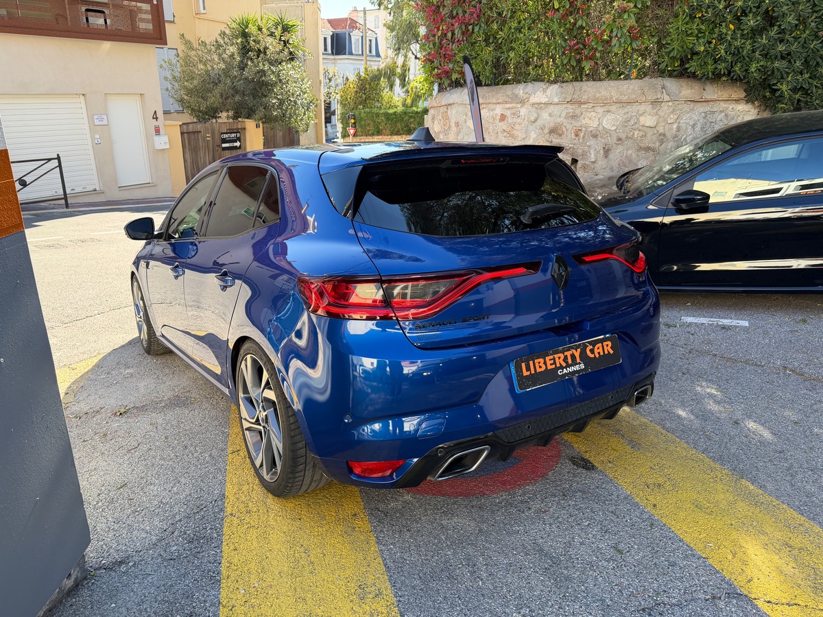 RENAULT Megane GT 1.6 TCE 205 CV 4CONTROL / Ligne D'échappement modifiée / Grand écran / Pack Black