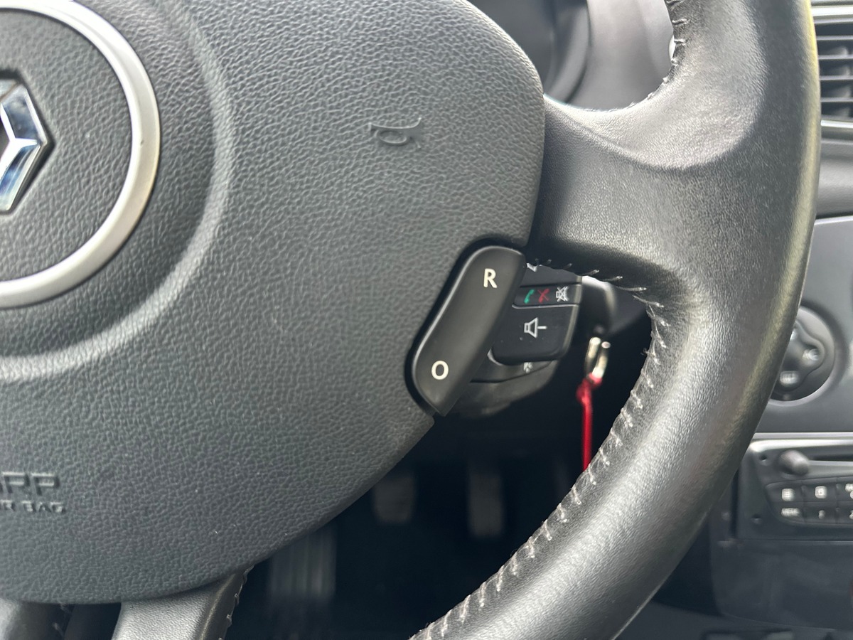 RENAULT Clio Phase 2 1.2 TCe 101 cv COURROIE OK  - RIEN A PREVOIR - CLIM AUTO - IDEAL JEUNE PERMIS