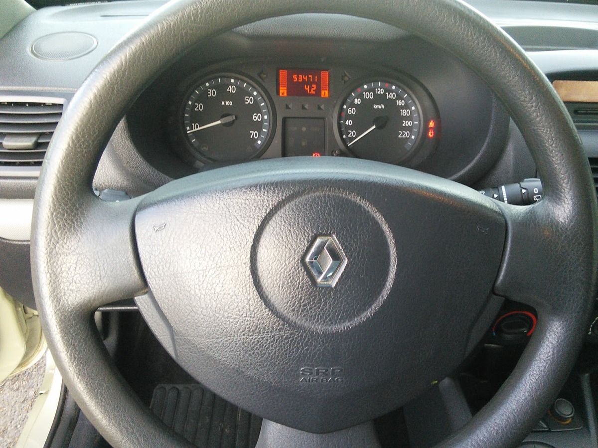 RENAULT Clio 1.2 75 Authentique DISTRIBUTION NEUVE