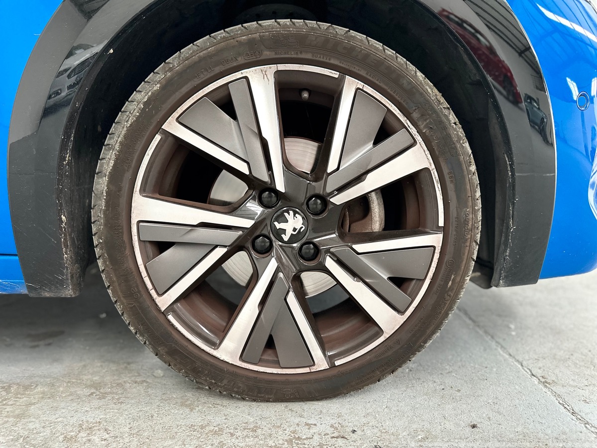 Peugeot 208 II 1.2 100cv S&S GT LINE