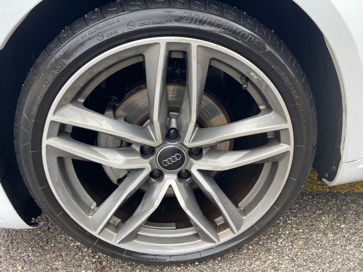 Audi TT Roadster 2.0 TFSI 230 CV / 1er Main / KM Réel / Jantes RS / S Line