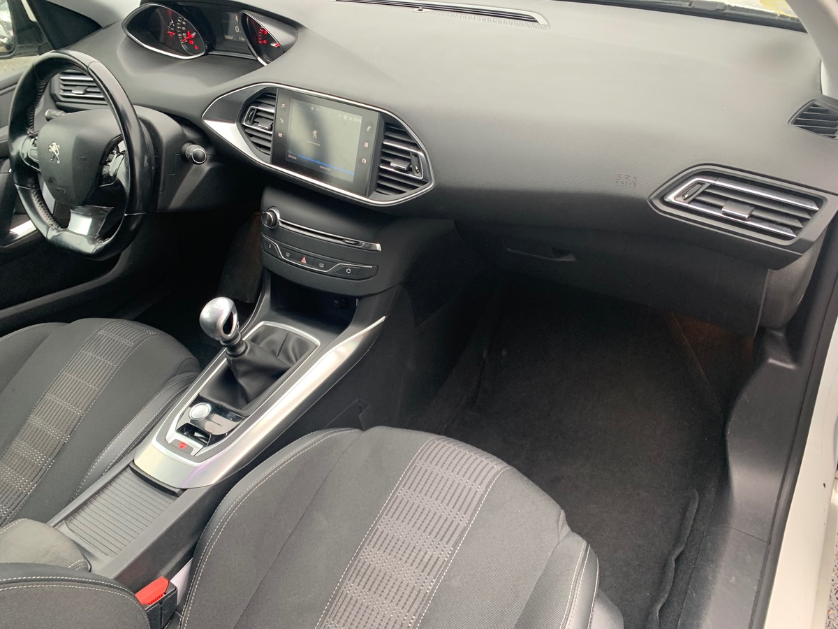 Peugeot 308 SW 130 ch | Allure | Régulateur vitesse | Mirror Screen | Attelage | Radars stationnement