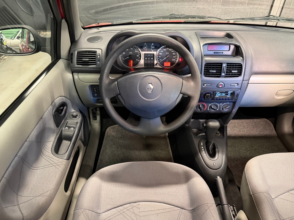 RENAULT Clio 2 1.4 Boite Automatique / Toit Ouvrant