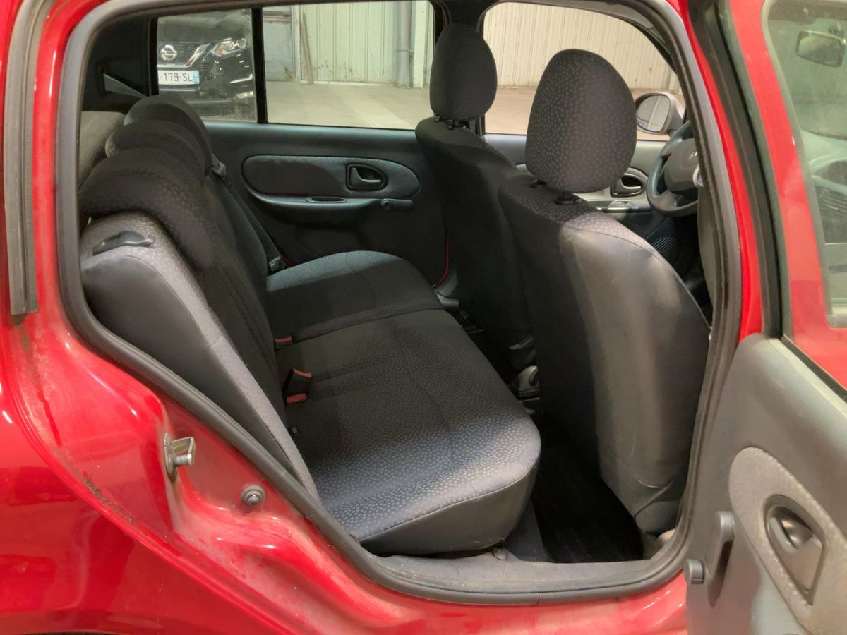 RENAULT Clio II 1.2i 16v 75 Campus Authentique