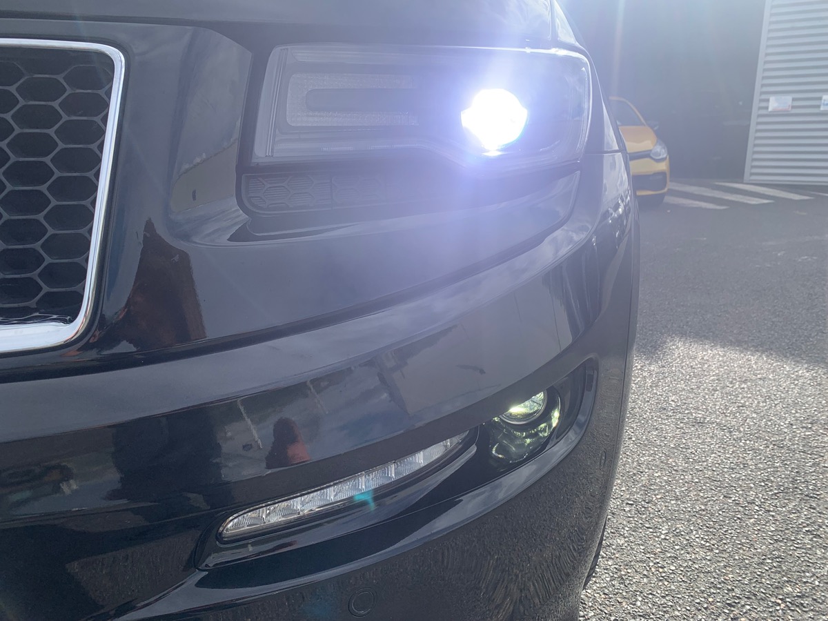 Jeep Grand Cherokee 468 ch | SRT | Attelage amovible | GPS | Caméra de recul