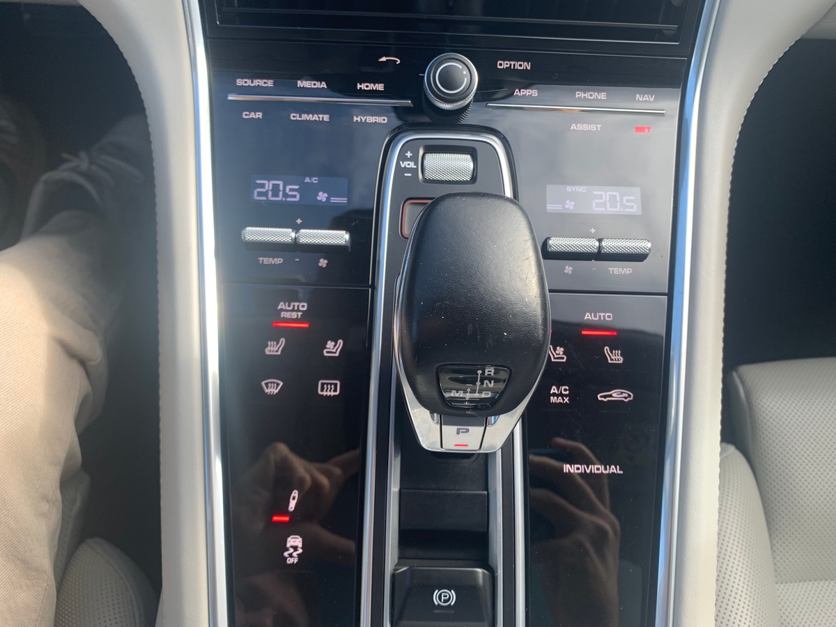 Porsche Panamera 462 | V6 | 4 E-HYBRID | Caméra | Apple car play | GPS | GARANTIE PORSCHE APPROVED
