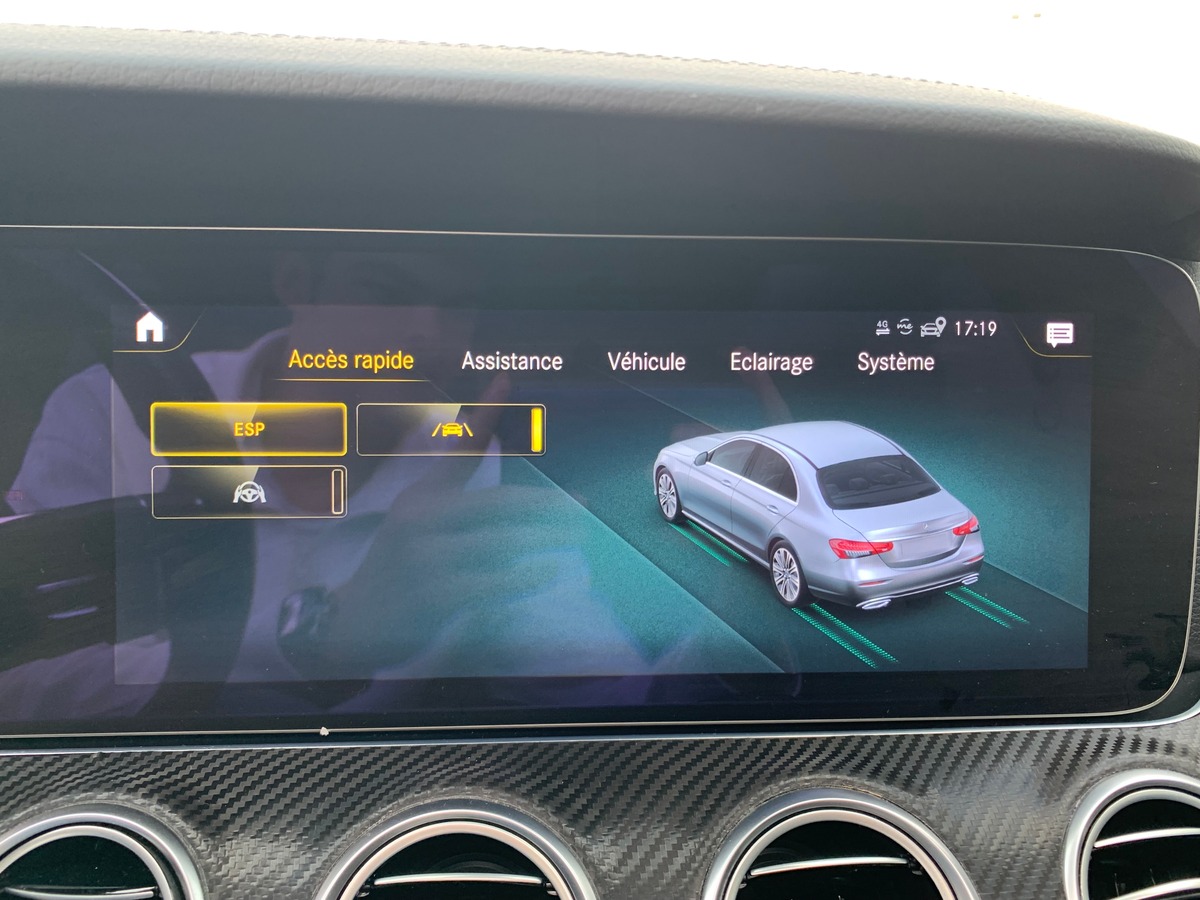 Mercedes-Benz Classe E 200 ch | 220 AMG LINE | Pack Premium | Pack Sport Black | Toit ouvrant