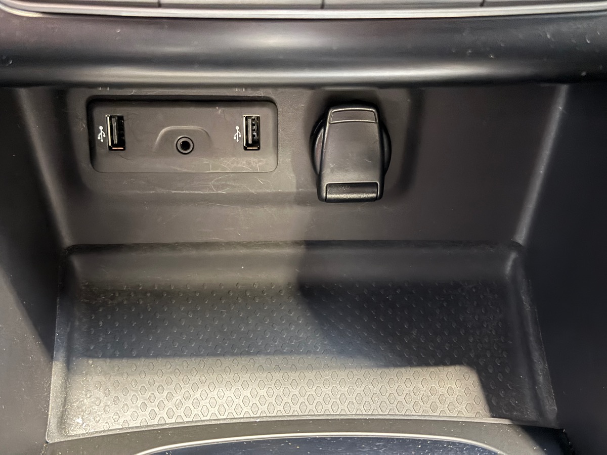 RENAULT Megane IV Blue DCI 115 cv EDC Business