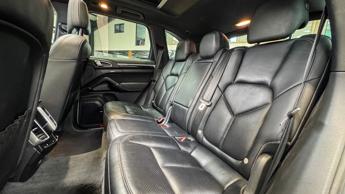 Porsche Cayenne II 3.0 V6 D 262 TIPTRONIC / TO /ENTRETIEN A JOUR 