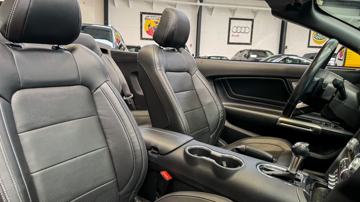 Ford Mustang GT V8 5.0 BVA10 450 AB