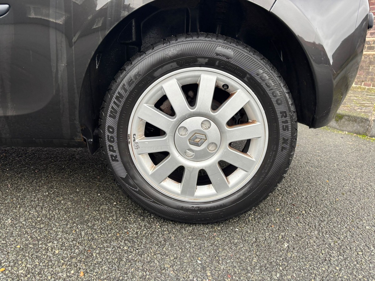 RENAULT Clio III 1.6 Dynamique - VENTE A MARCHAND