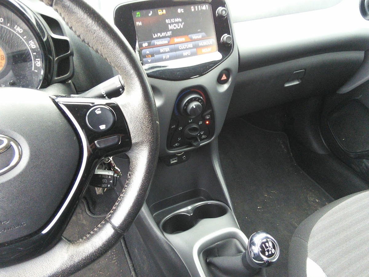 Toyota Aygo 1.0 72CH VVTI X-PLAY 5P CLIM