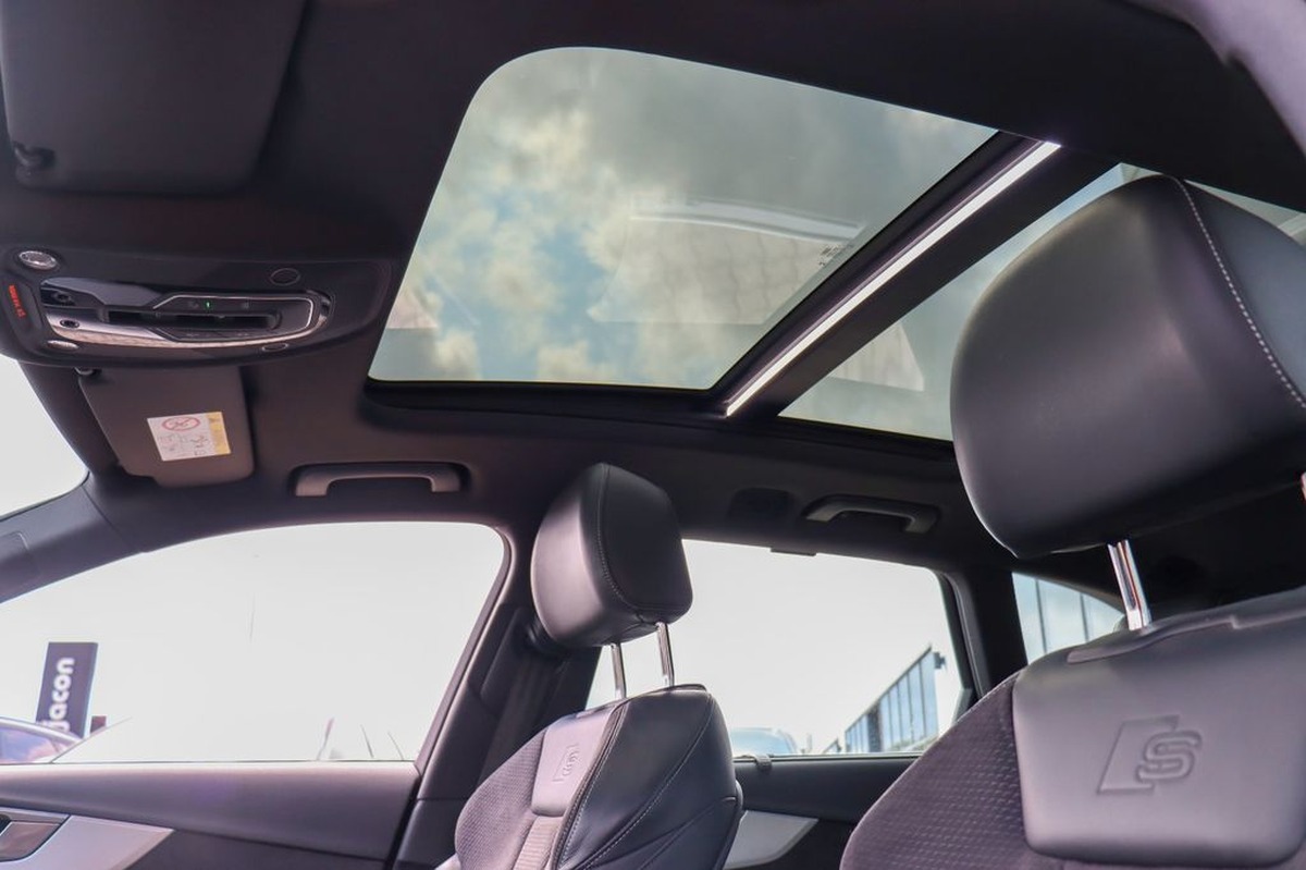 Audi A4 Avant 3.0 tdi 272ch quattro sport, S-line, HUD, Pano, Memo
