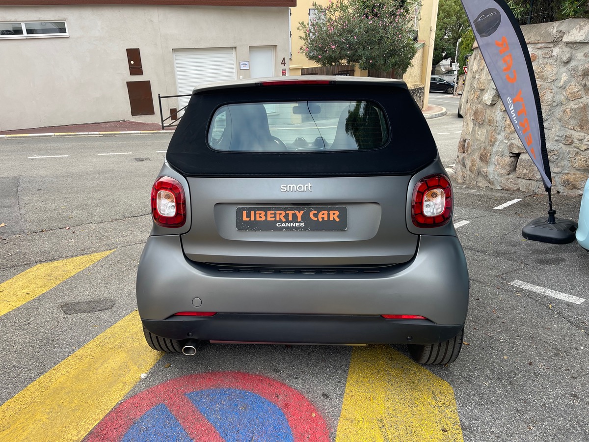 Smart FORTWO Cabriolet 90 CV / Gris Mat / Pommeau Brabus / Jantes Noires / Ecran GPS