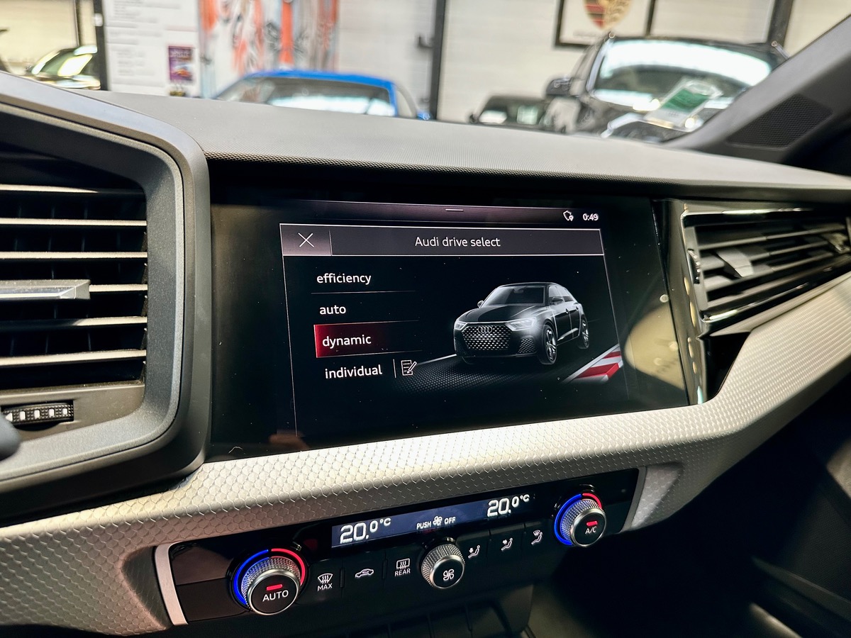 Audi A1 Sportback II 30 TFSI 116 cv S Line S Tronic 7 B&O / Cam / FR a