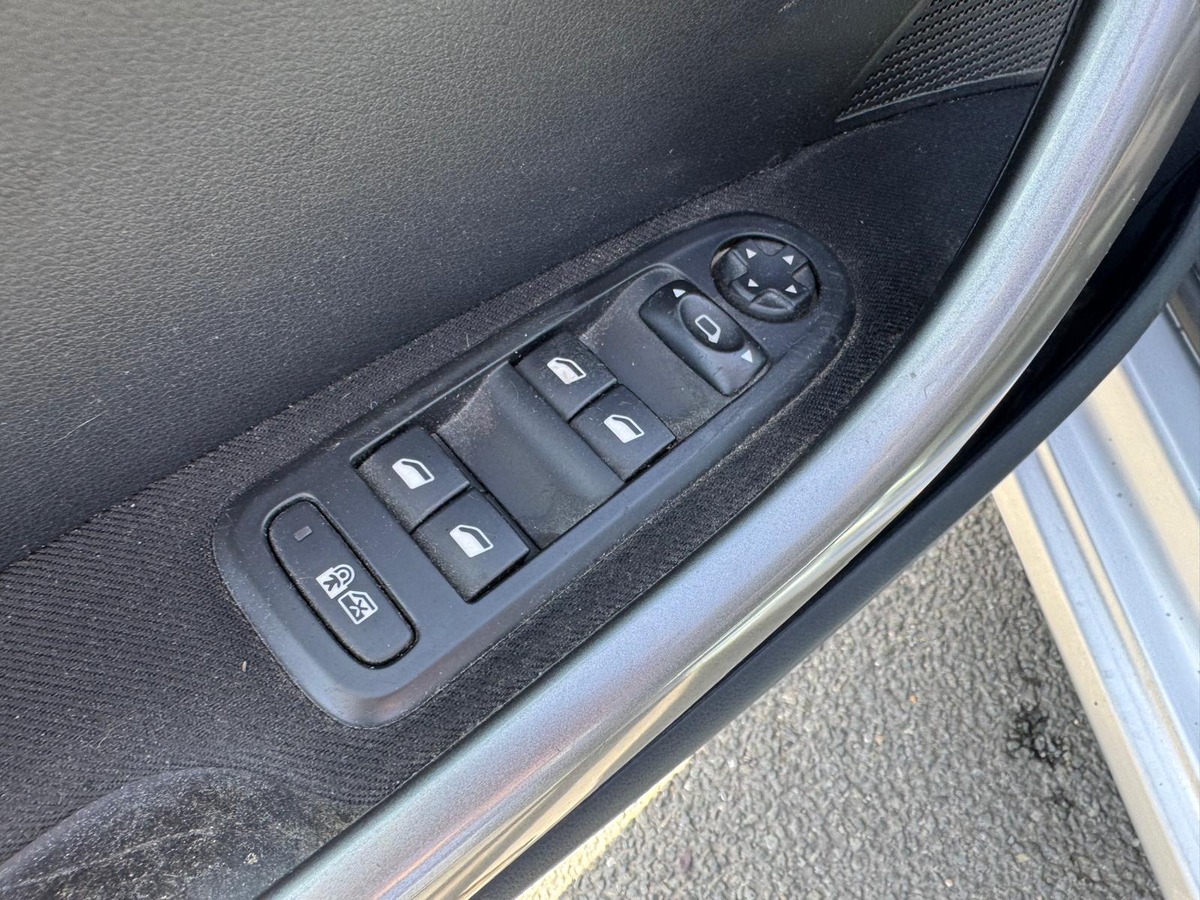 Peugeot 308 1.6 HDI 110cv - ACTIVE - Boite automatique - Garantie