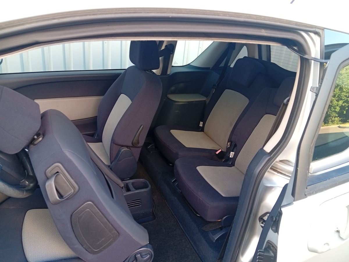 Peugeot 1007 1.4 16v Finition Sporty  "Révision et Distribution Neuves"