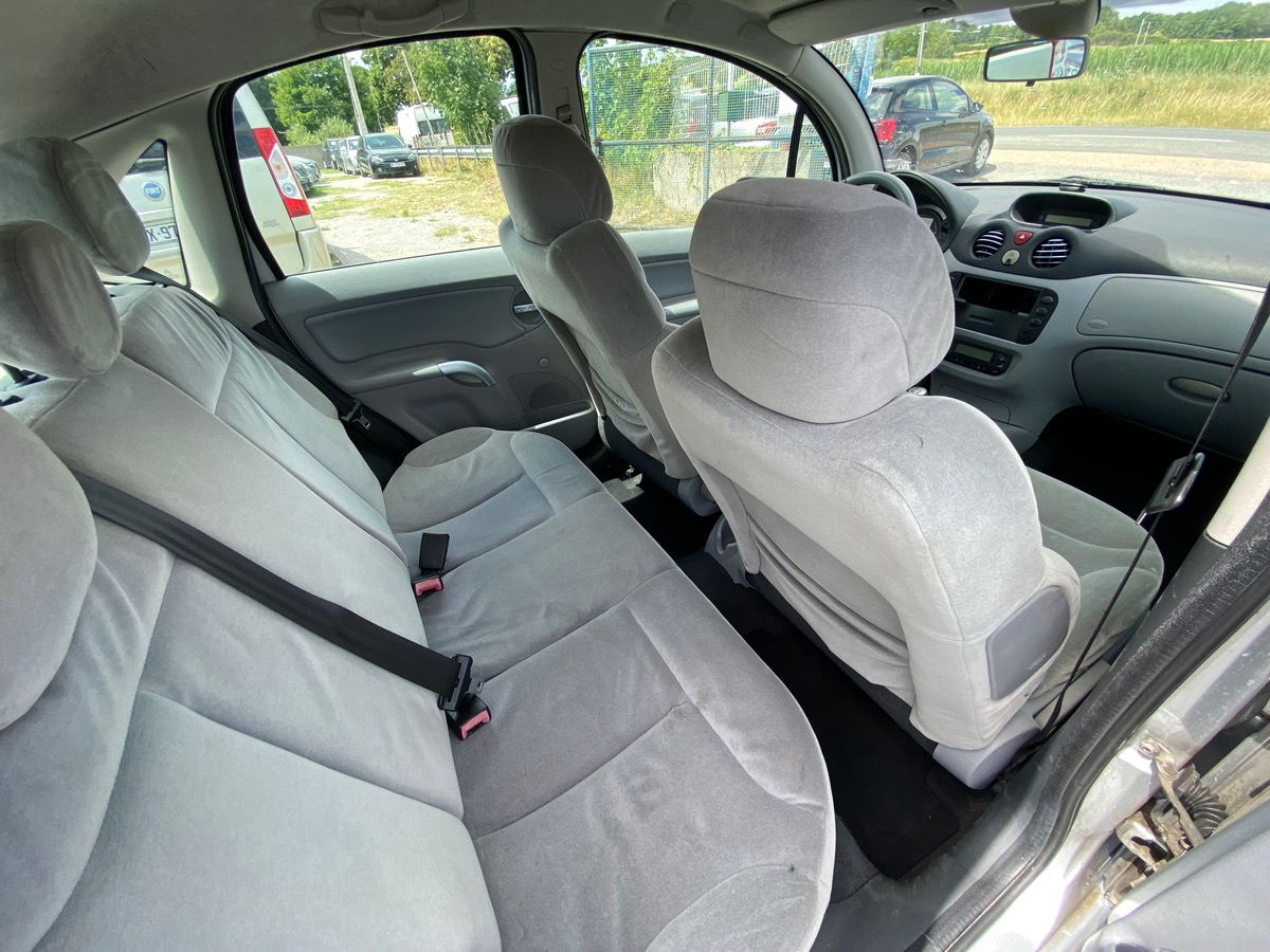 Citroën C3 1.4i 90cv boite auto 114055km nous sommes ouvert ce lundi 14