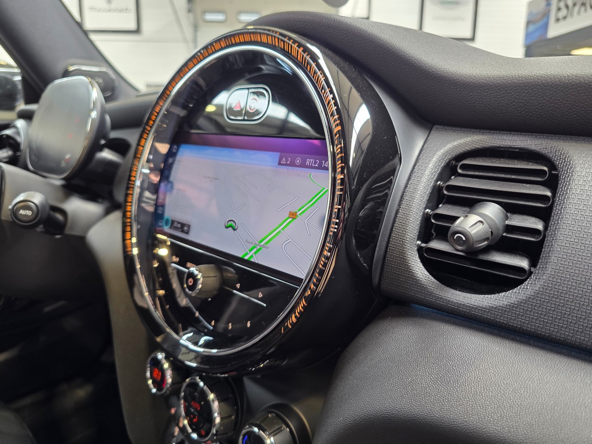 Mini Mini JCW III JOHN COOPER WORKS 1to6 EDITION // EDITION LIMITEE 999 EXEMPLAIRES MONDE