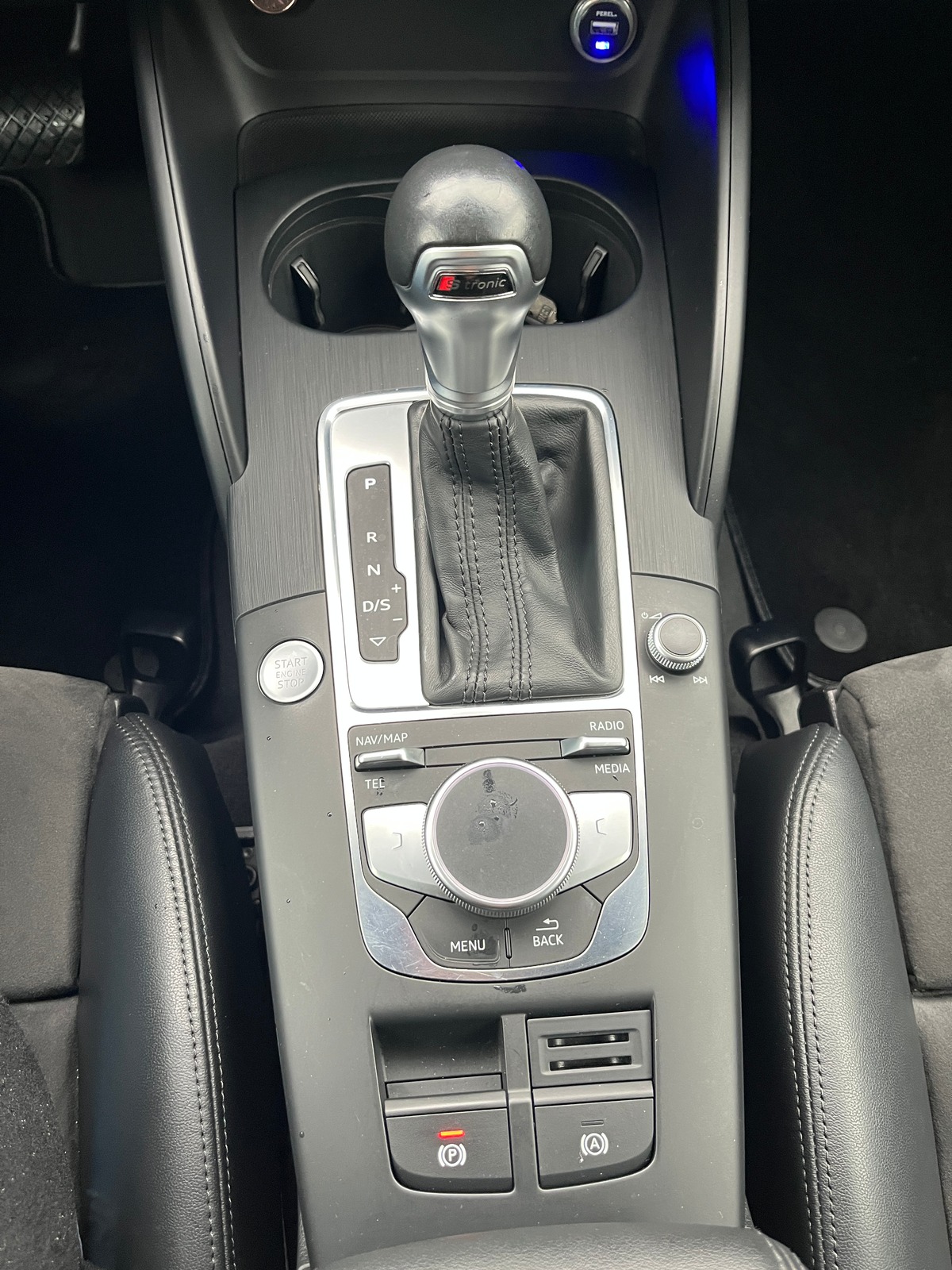 Audi A3 Berline 2.0 150ch BUSINESS DSG, SUIVI COMPLET, VIRTUAL COCKPIT, CAMERA, KEYLESS, REGULATEUR