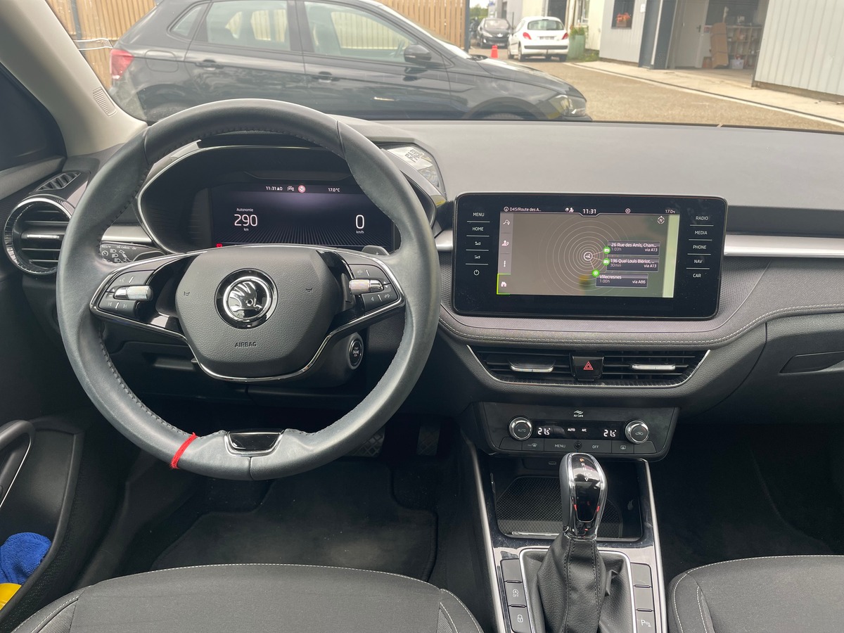 Skoda Fabia 1.0 TSi 110 cv Boîte auto RIEN A PREVOIR - TOIT PANORAMIQUE - CARPLAY - CAMERA DE RECUL