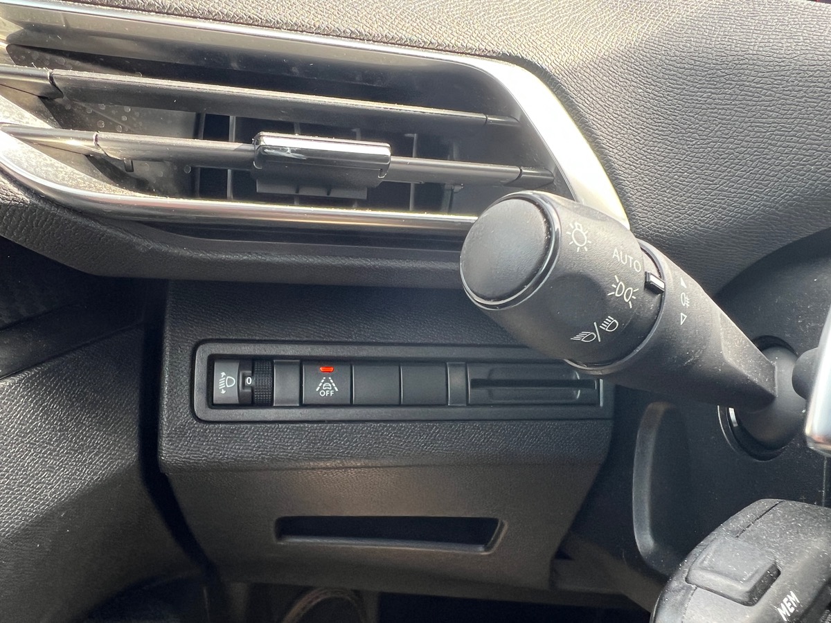 Peugeot 3008 130 ch | ACTIVE BUSINESS | EAT8 | Garantie jusqu'au 16/05/2026 | Caméra de recul