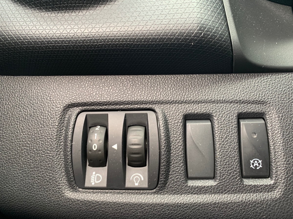 RENAULT Clio Estate 90 | Intens | Bluetooth | GPS | Phares antibrouillard LED |Jantes Alu | Attelage